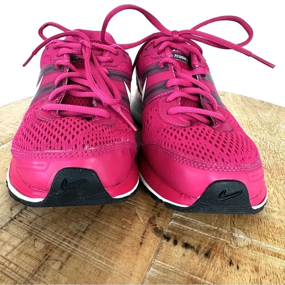 Nike Women's Fuchsia Sneakers with Black and White Accents - Picture 6 of 11